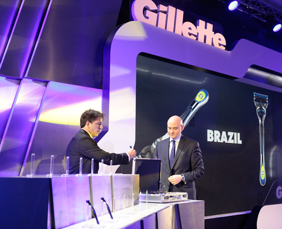 بالفيديو والصور: "ميسي" السفير العالمي الجديد لـ "Gillette"